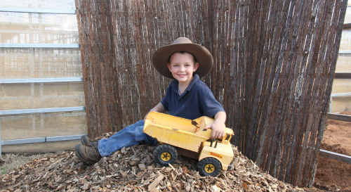 FAMILY FUN: Take the family, pick up a bargain and see something new at this year’s Ag-Grow Field Days in Emerald. file FAMILY FUN: Take the family, pick up a bargain and see something new at this year’s Ag-Grow Field Days in Emerald. file